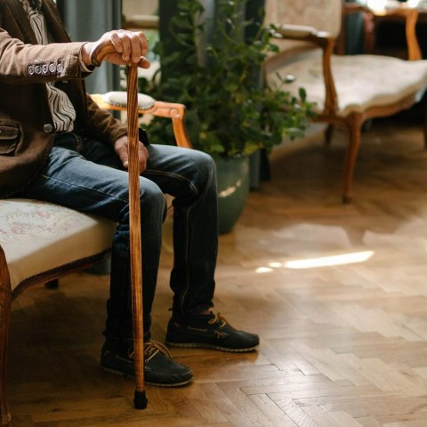 LASKA INWALIDZKA DREWNIANIA GIĘTA ANTYPOŚLIZGOWA DERBY BUKOWA 92CM